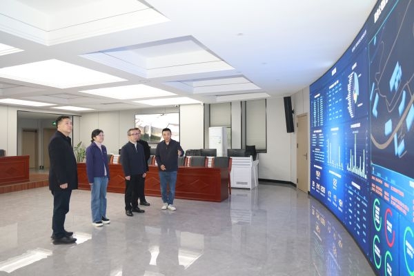 陈华调研应急指挥中心