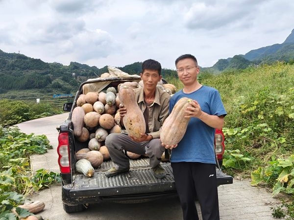 724DE2670076EF8CABF5D2B3FA1D26AD